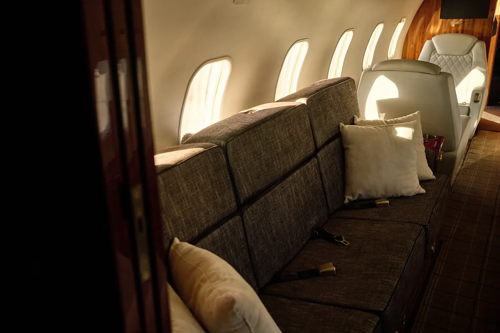 Super Midsize Jet