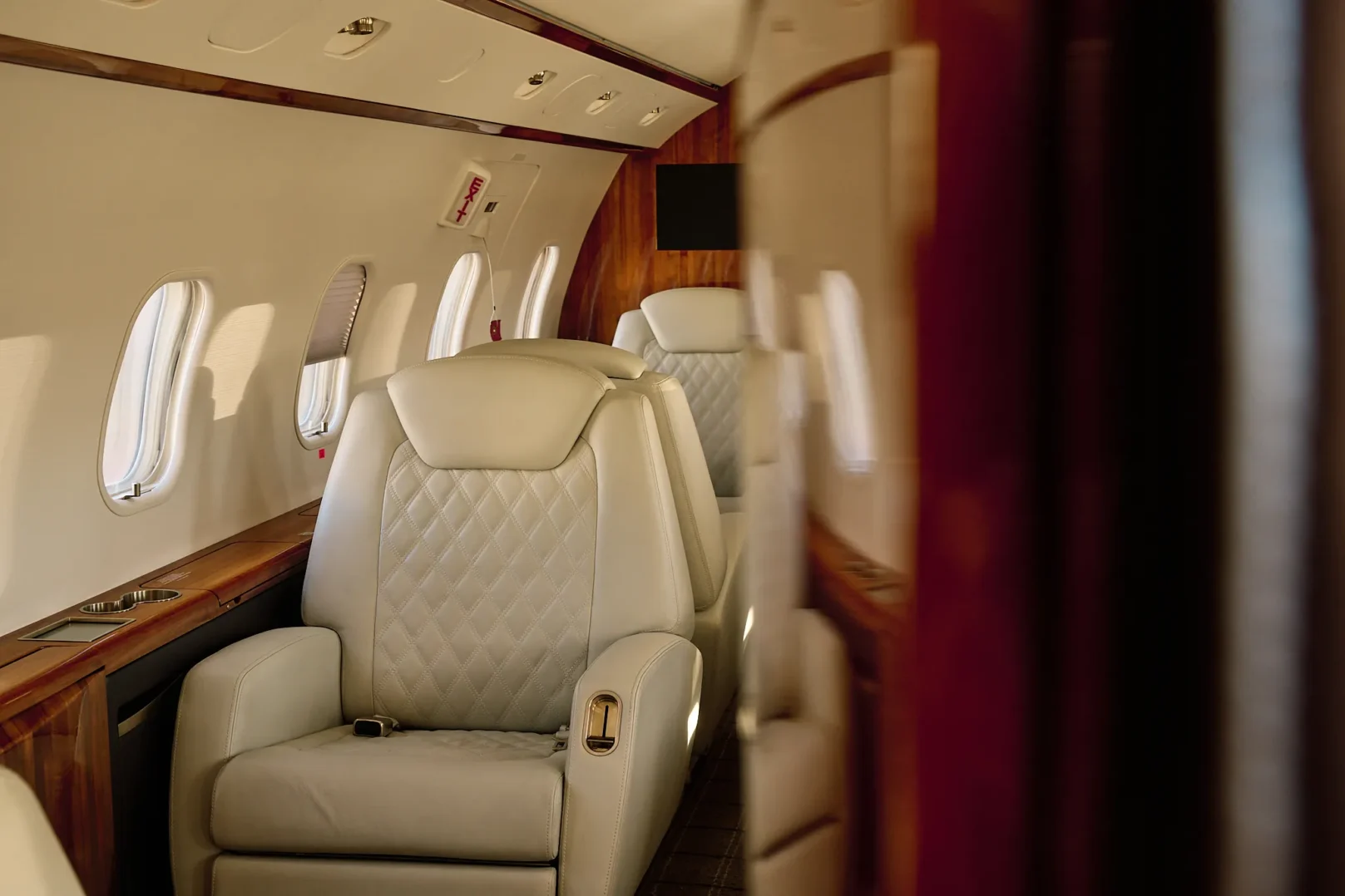 Super Midsize Jet